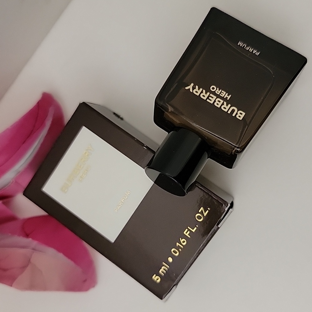 BURBERRY HERO PARFUM (Miniature Dabber FOR MEN)